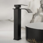 Grifo Atenea alto negro