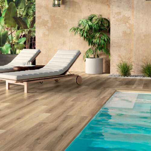 peldaño recto koen caramello 33x120 ambiente